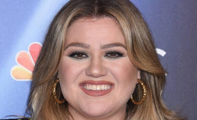Kelly Clarkson’s Vegas Cancellation Sparks Staffer Backlash and Secret Moniker Reveal