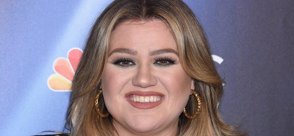 Kelly Clarkson’s Vegas Cancellation Sparks Staffer Backlash and Secret Moniker Reveal
