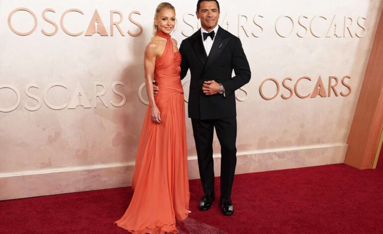 Kelly Ripa Sets Strict No-Dating, Lights-Out Rule After Hypothetical Split