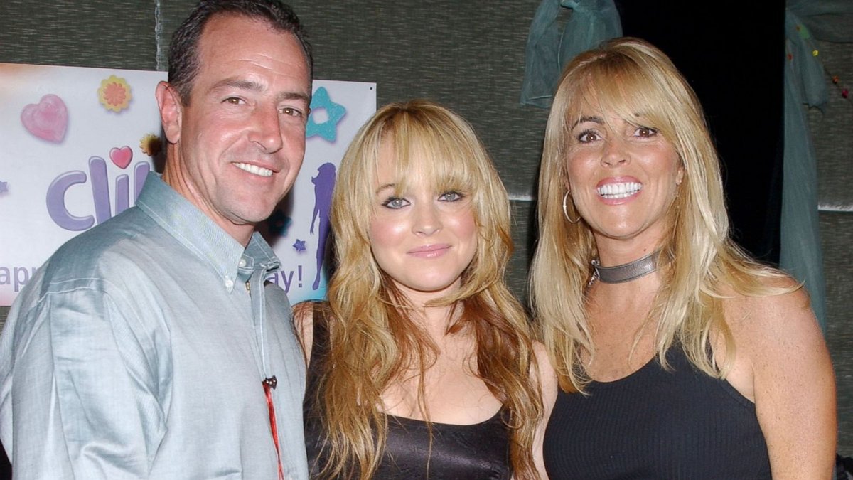 Lindsay Lohan’s Stylish Family Reunion at Freakier Friday Premiere