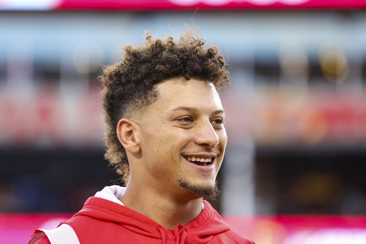 Mahomes Taps Brady’s Authenticity Playbook for Next-Level Success