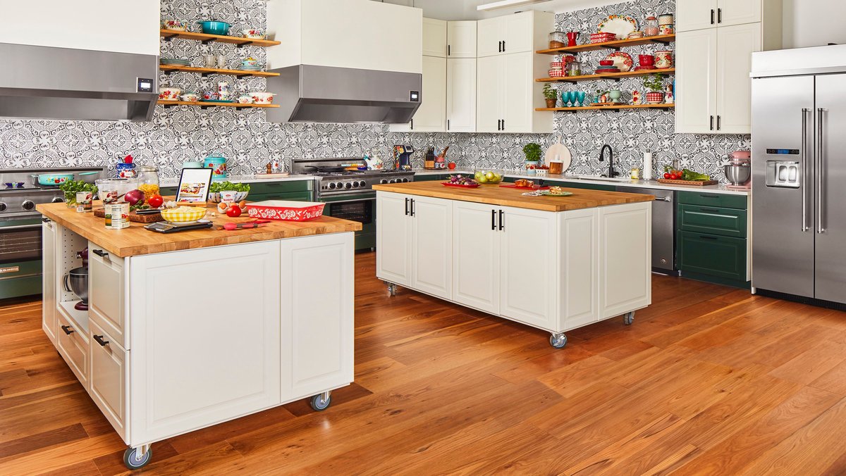 Pioneer Woman’s Cottagecore Cookware Collection Blends Vintage Charm with Wallet-Friendly Prices