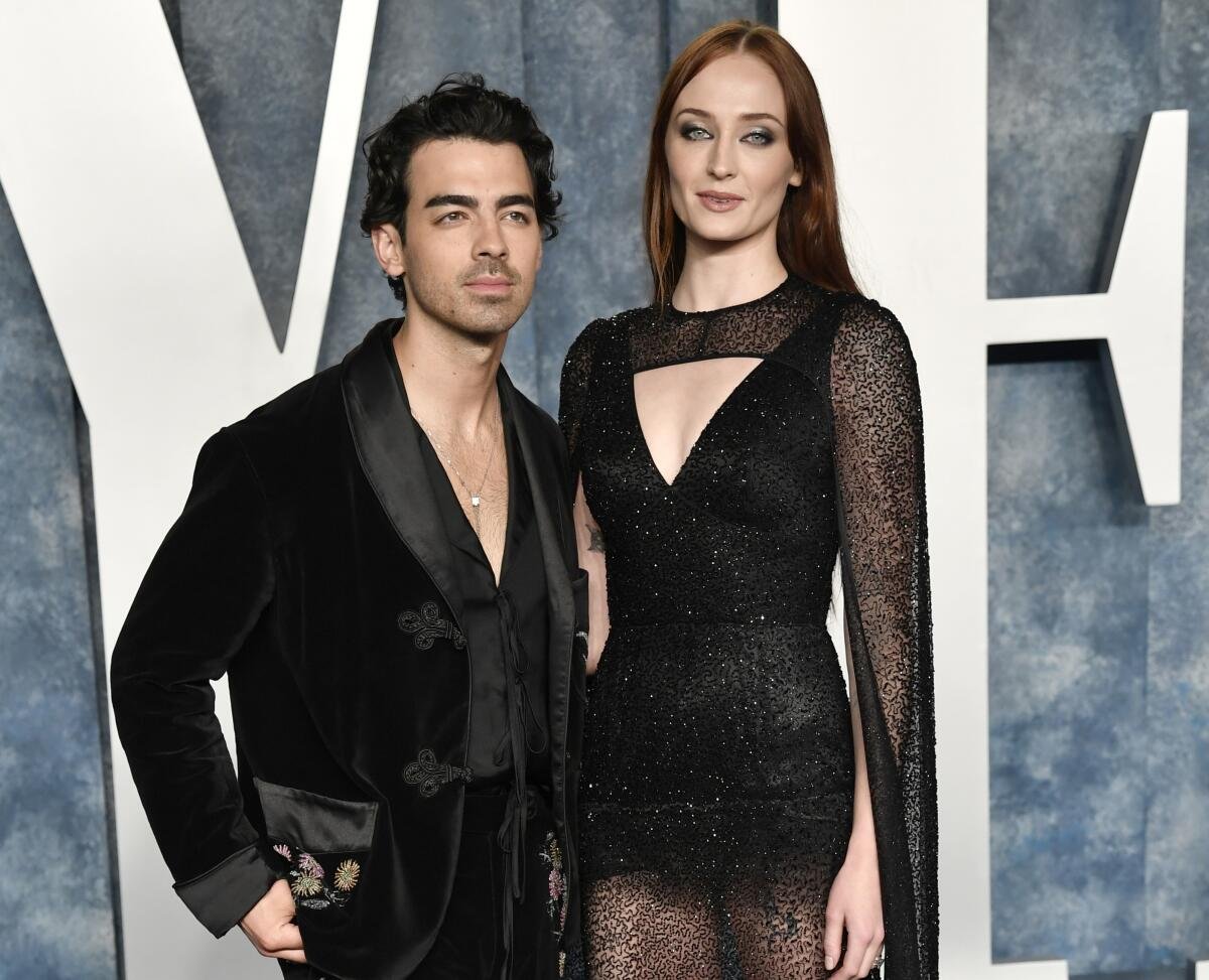 Sophie Turner’s GOT Bootcamp: From Sex Ed to Industry Savvy