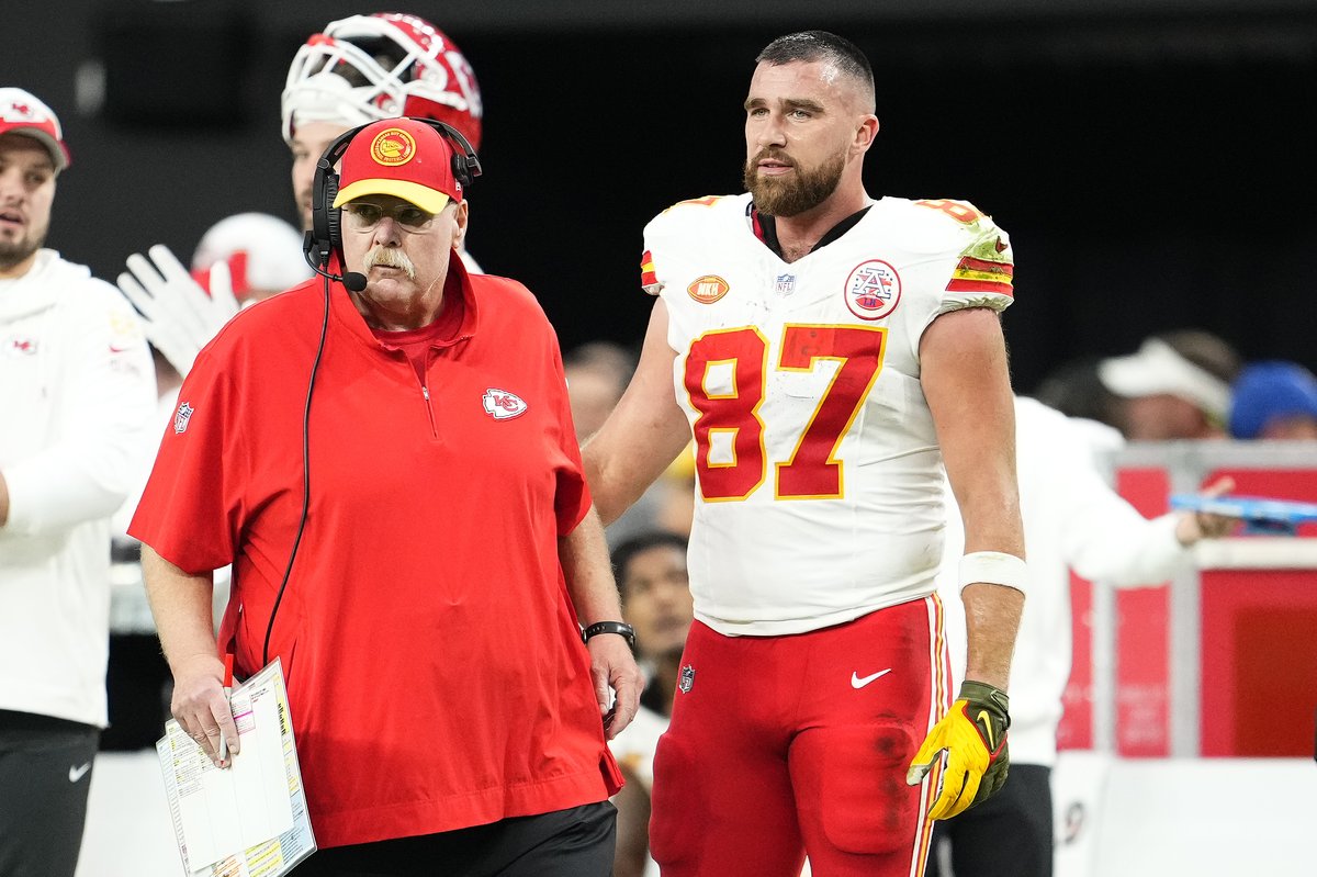 Travis Kelce Steps In as Teammates Clash at Chiefs Training Camp