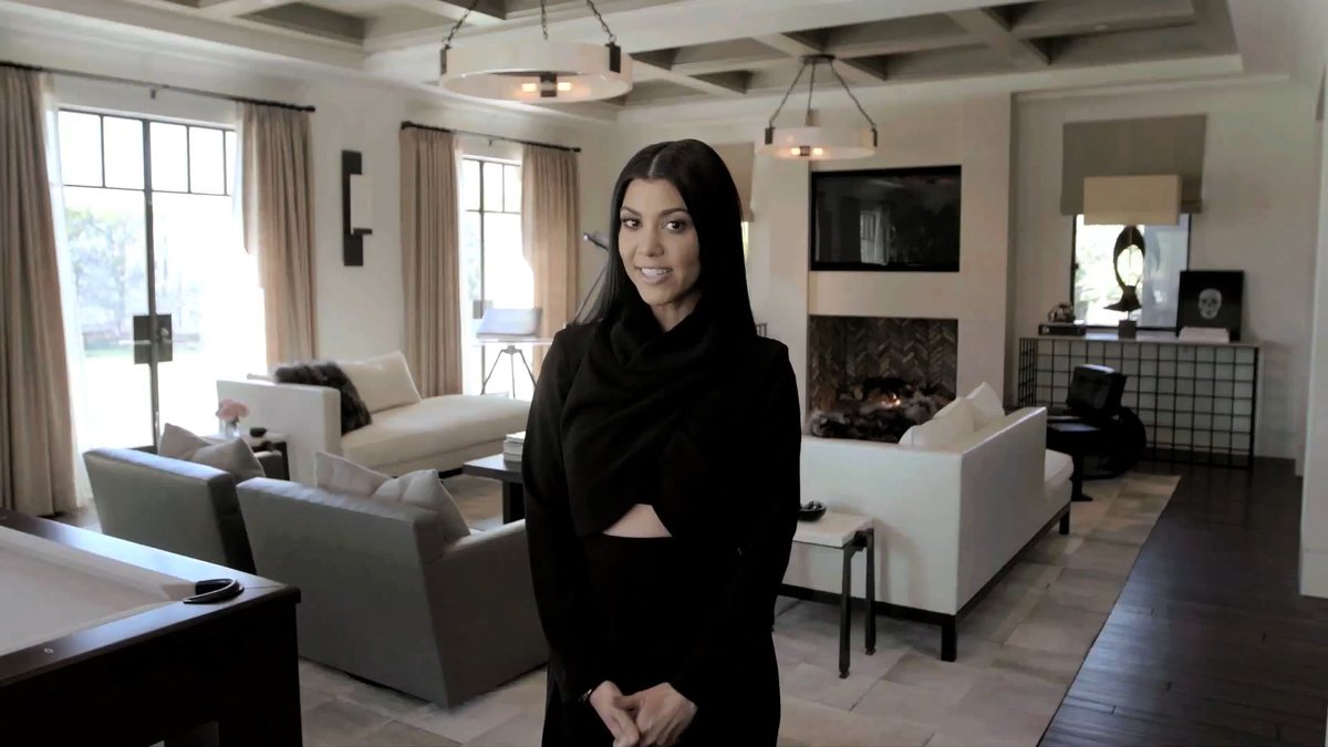 Why Kourtney Kardashian’s Morning Gut Hack Really Works