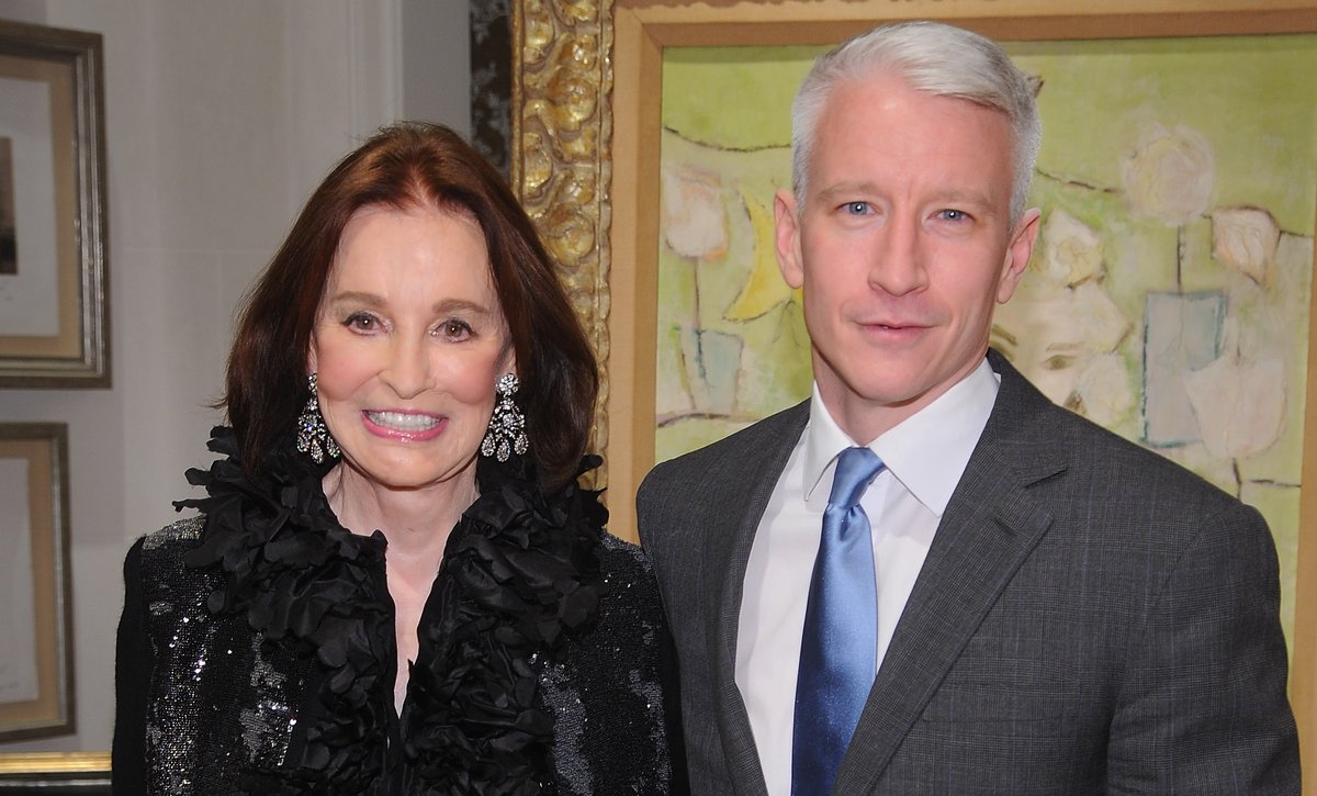 Anderson Cooper Shaves Beard Again After Short Hiatus Stint