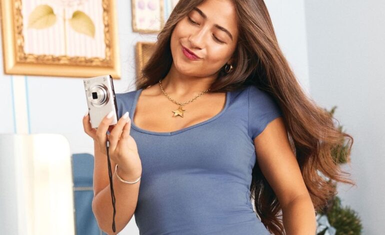Demetra Dias Unveils Aéropostale Must-Haves and Dreamy Dorm Decor