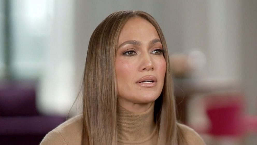 Jennifer Lopez Flicks Giant Cricket Mid‑Song and Keeps the Show Going