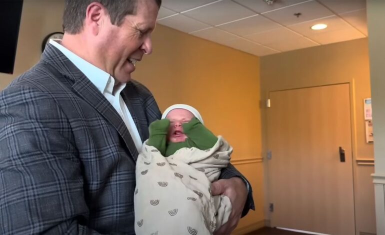 Jim Bob Duggar Surprises in Daughter’s Birth Vlog