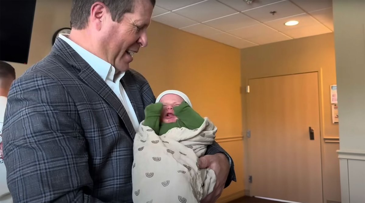 Jim Bob Duggar Surprises in Daughter’s Birth Vlog