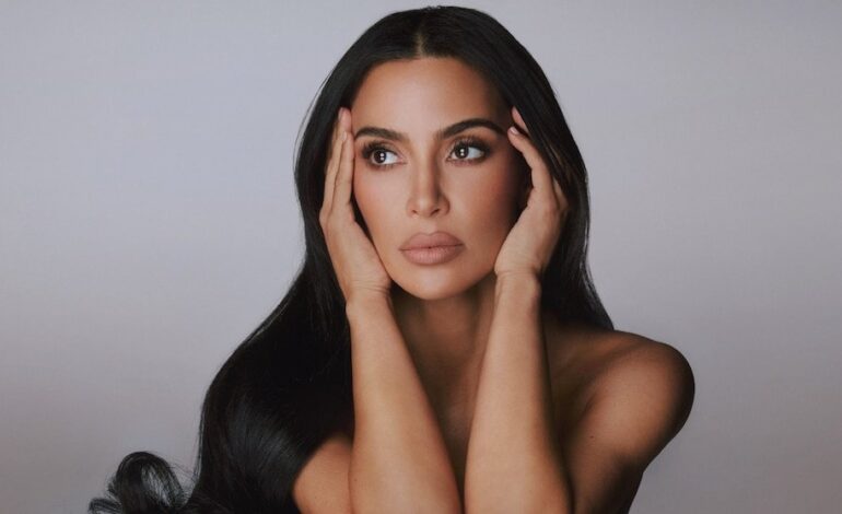 Recreate the Kardashian Glow with Ash K Holm’s Exclusive Ipsy Icon Box