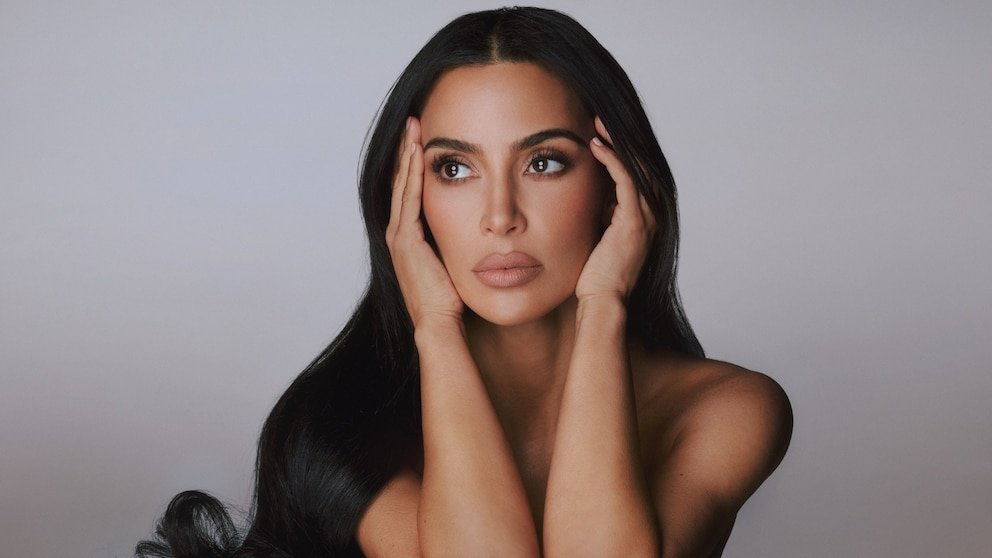 Recreate the Kardashian Glow with Ash K Holm’s Exclusive Ipsy Icon Box
