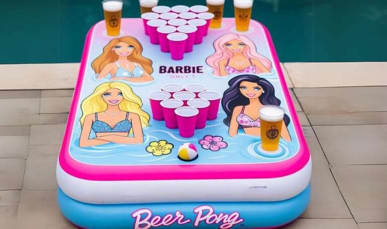 Splash-Worthy Pool Floats That Will Upgrade Your Labor Day Weekend Photos