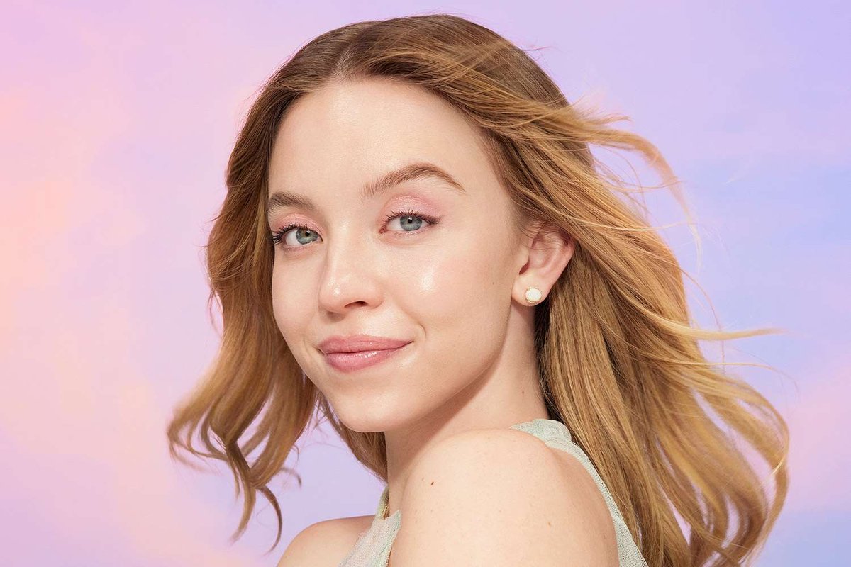 Sydney Sweeney’s Gun Range Prowess Sparks Debate After GOP Registration and AE Ad Flap
