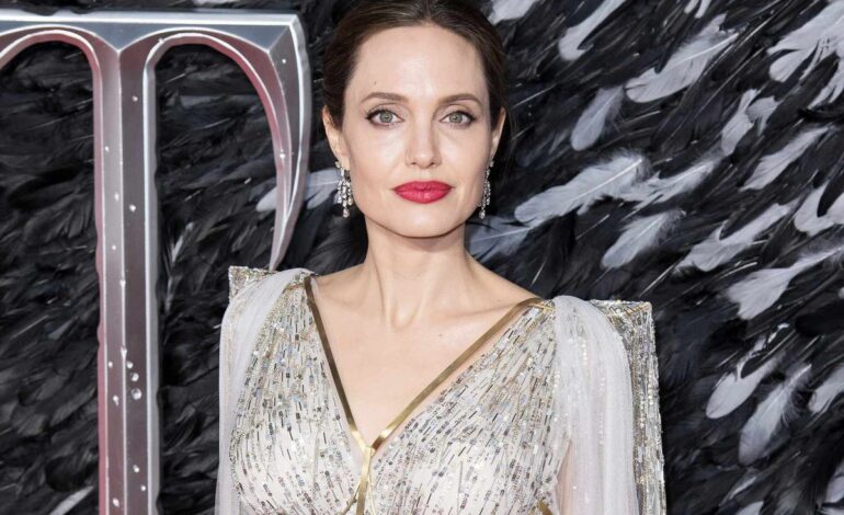 Angelina Jolie Breaks Down at TIFF: A Heartfelt Tribute to Late Mother’s Cancer Battle