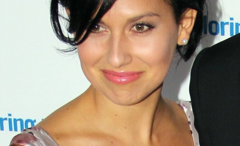 Hilaria Baldwin’s Last‑Minute DWTS Dash: Plane, Plans, and a Lime Green Sparkle Panic