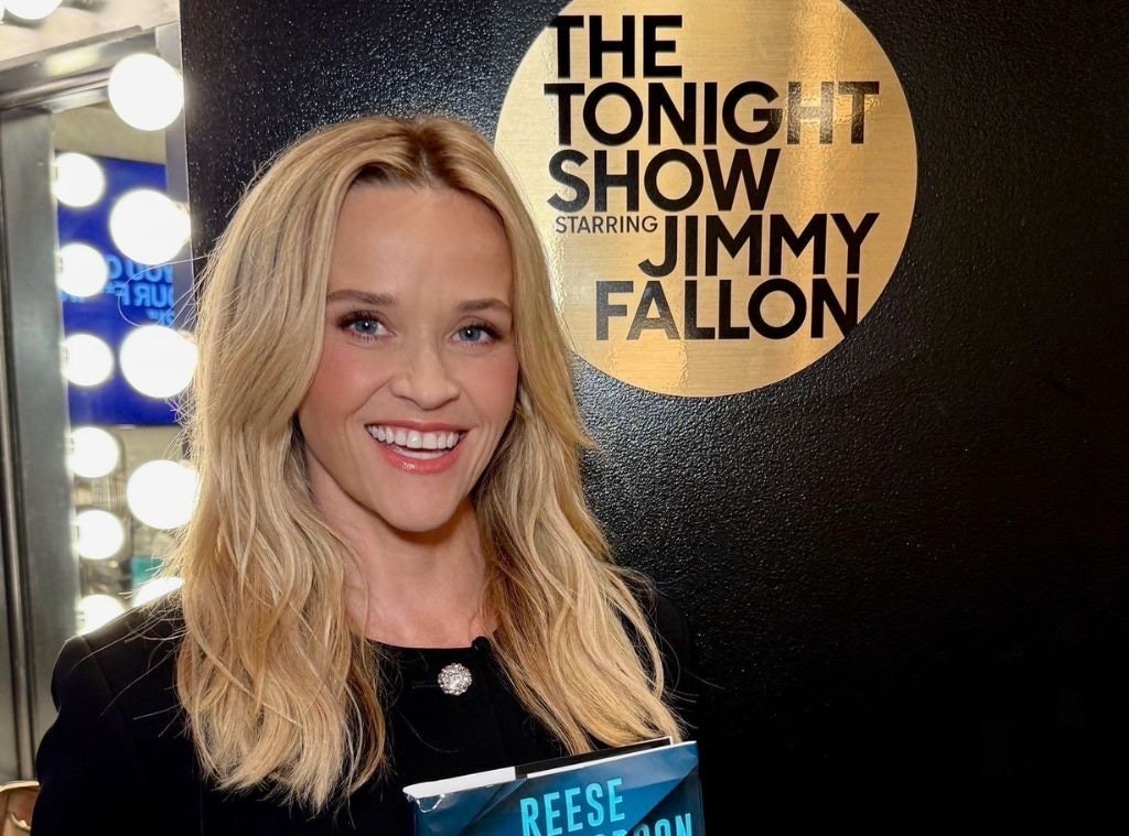 How Reese Witherspoon Gets That Lit-From-Within Glow: The Makeup Artist’s Pro Secrets You Can Actually Try