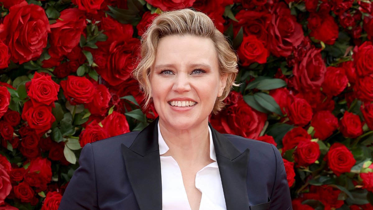 Kate McKinnon’s Shocking Tongue Confession: What’s Really Going On?