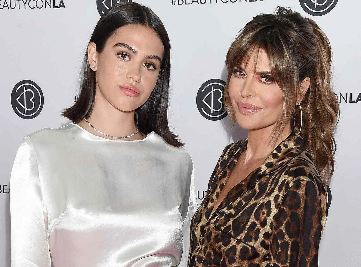 Lisa Rinna Reveals Daughter Amelia Hamlin’s Shocking Nipple Piercing Injury at Coachella