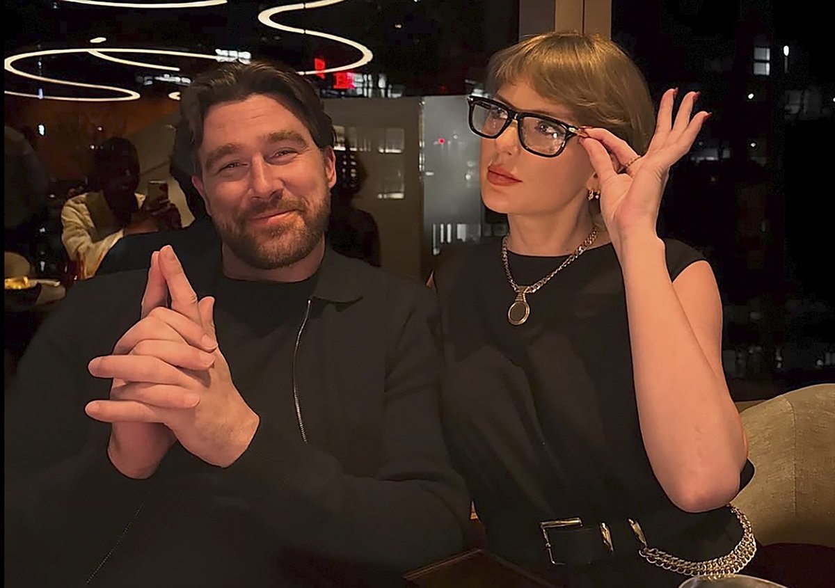 Taylor Swift and Travis Kelce’s Witty Banter Exposed: The Real Reason Their Romance Is a Winning Play