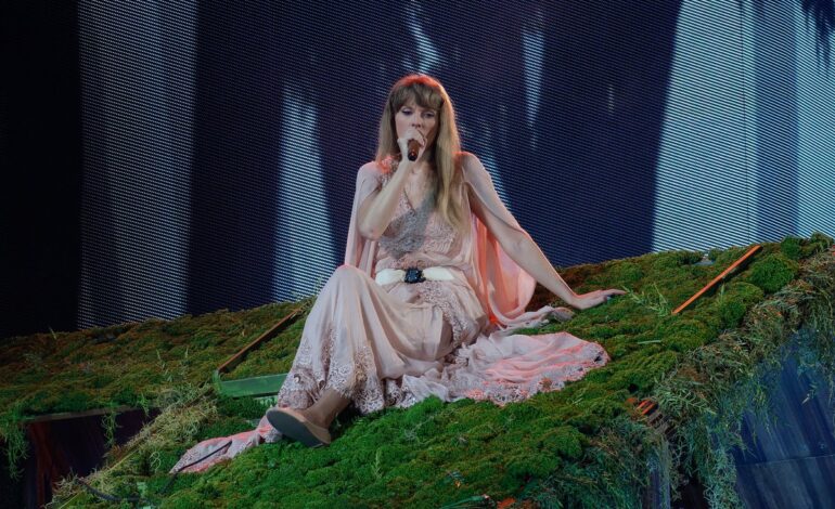 Taylor Swift Teases Theatrical Release Party for The Life of a Showgirl Album With Glitzy Film Night and New Video Premiere