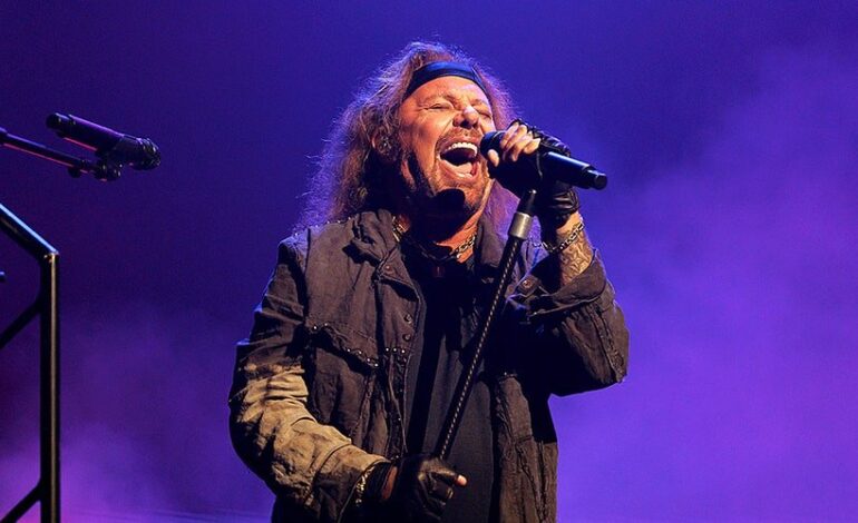 Vince Neil’s Stroke Saga: From Bedridden to Running Again, Crüe Comeback Nears