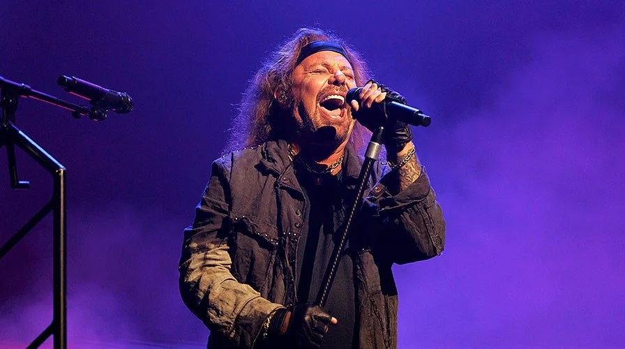 Vince Neil’s Stroke Saga: From Bedridden to Running Again, Crüe Comeback Nears